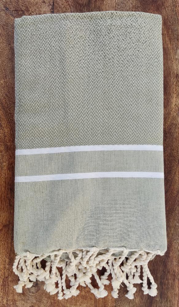 RUČNĚ TKANÝ BAVLNĚNÝ PLÉD FOUTA / PÍSKOVĚ ZELENÝ